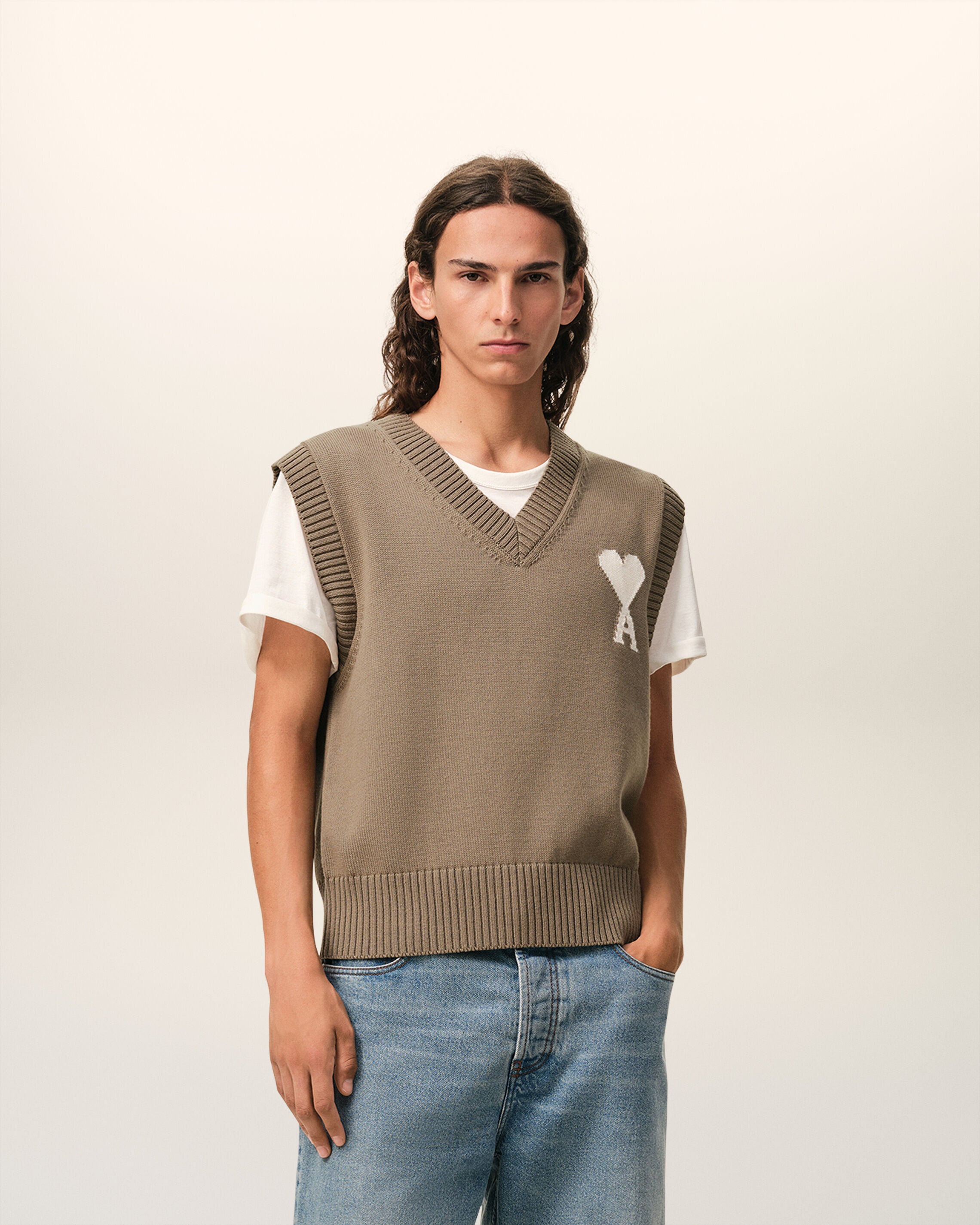 TAUPE BEIGE/BJÄSSVIT Beige ull och bomull utan ärmar Ami De Coeur-tröja | Ami Paris