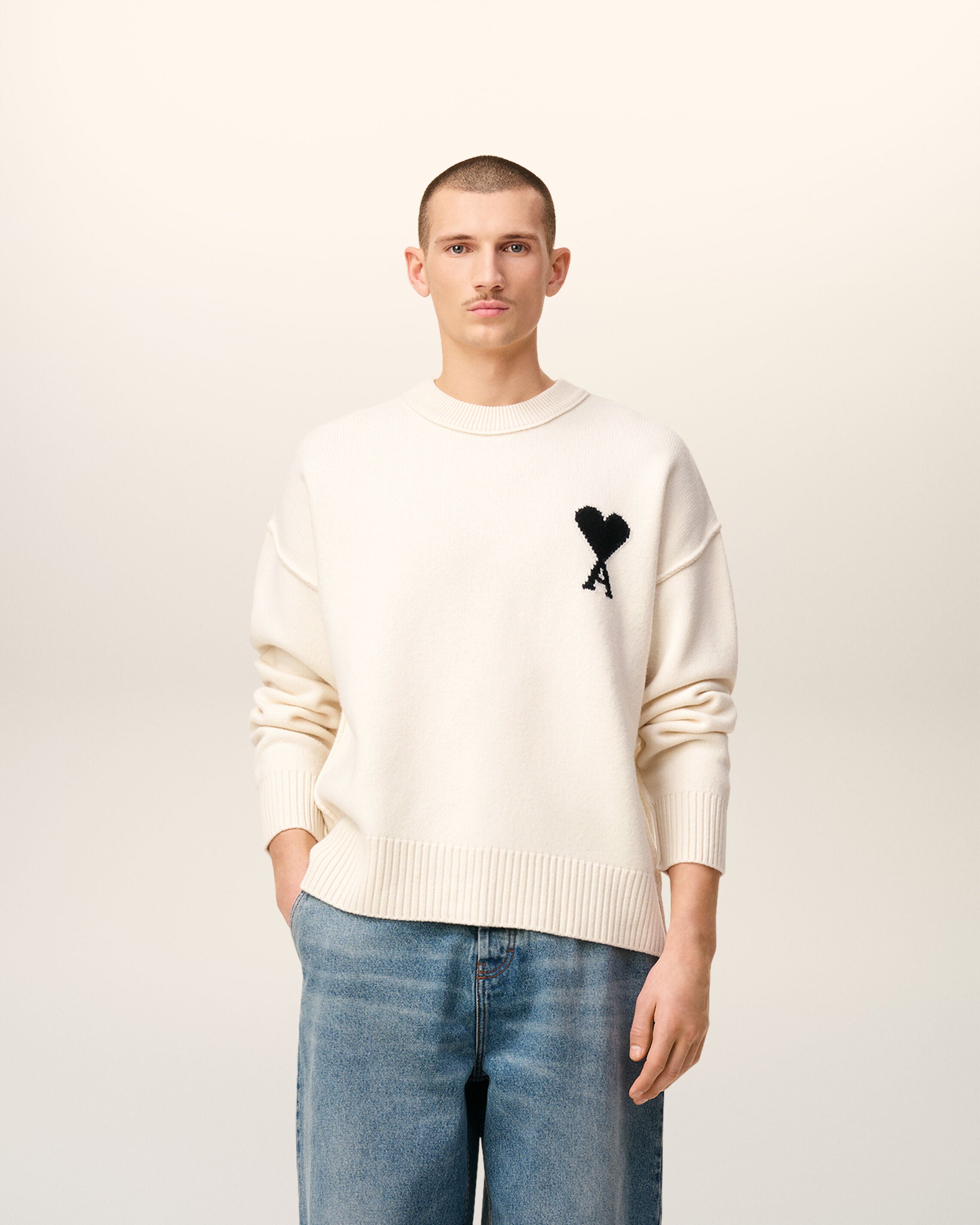 OFFVIT/BLACK Vit ullvåg Ami De Coeur crewnecktröja | AMI PARIS