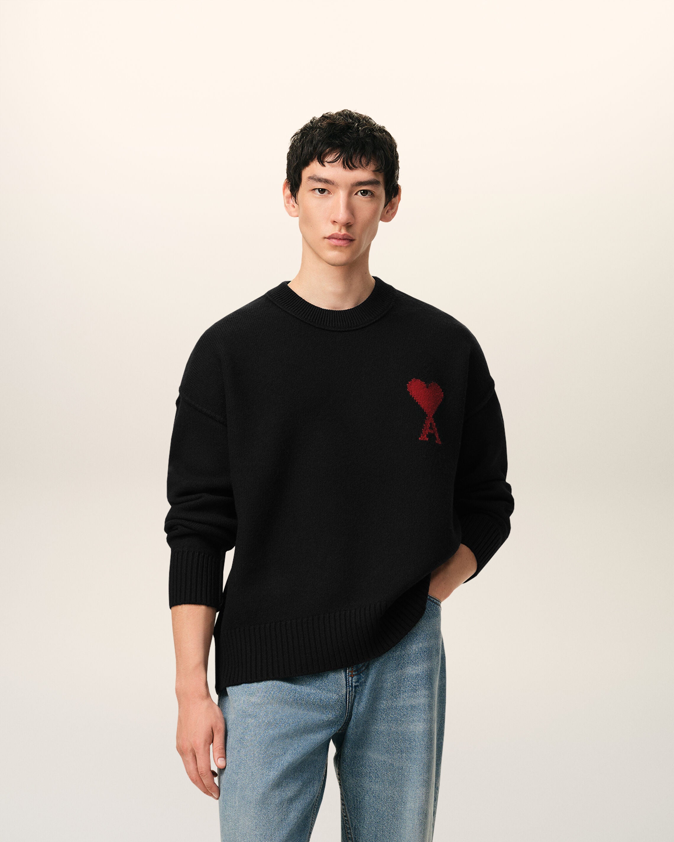 SVART/ROD Svart ull Ami de Coeur crewnecktröja | AMI PARIS