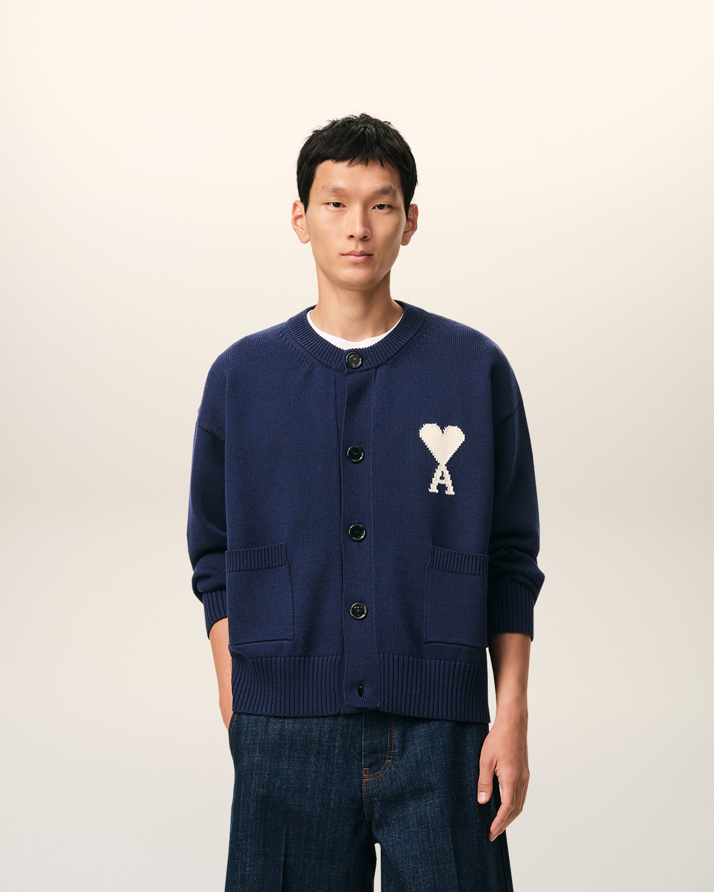 INK/VISS BLÅ Woll Crewneck Ami De Coeur Cardigan | Ami Paris